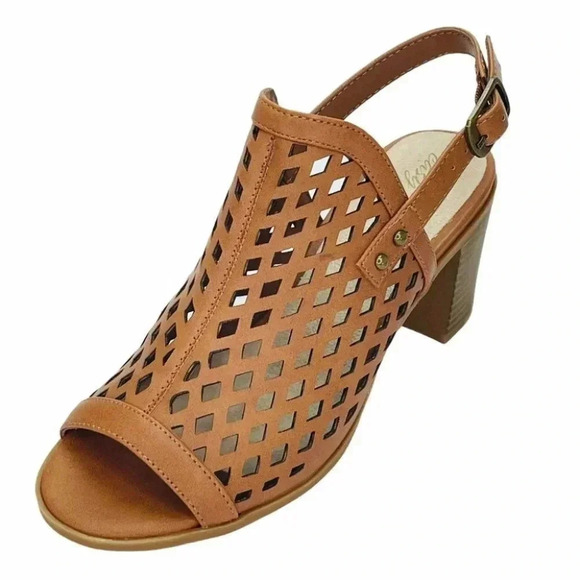 Easy Street Erin Tan Burnish Women's Sandals - Picture 11 of 13